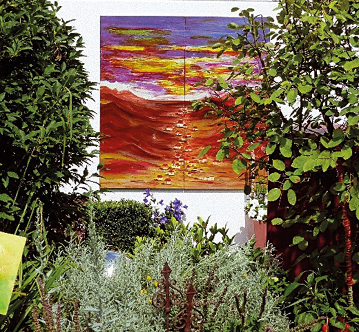 IN DER GARTENIDYLLE DAHEIM