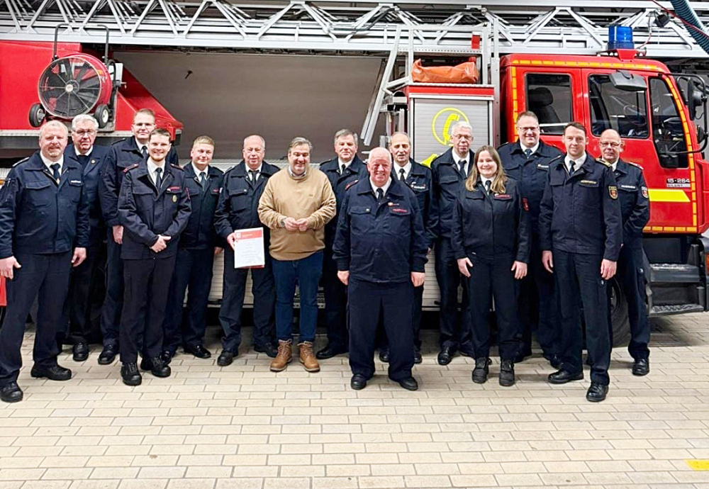 ALLE HÄNDE VOLL ZU TUN